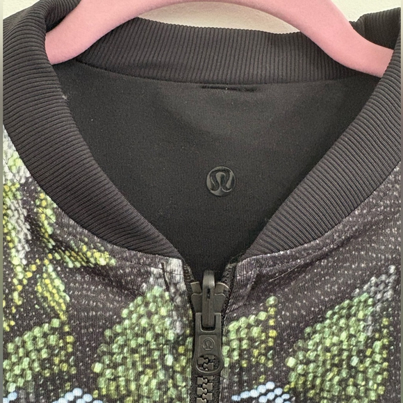Lululemon | Party Bomb Jacket | Garden Party Smooth Silver Multi | Sz 6/8 | EUC - Picture 7 of 13